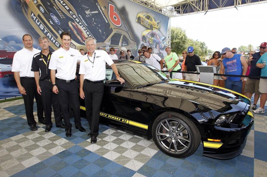  Ford Mustang Penske GT by Hertz 2013 года  (фото 3 из 4)